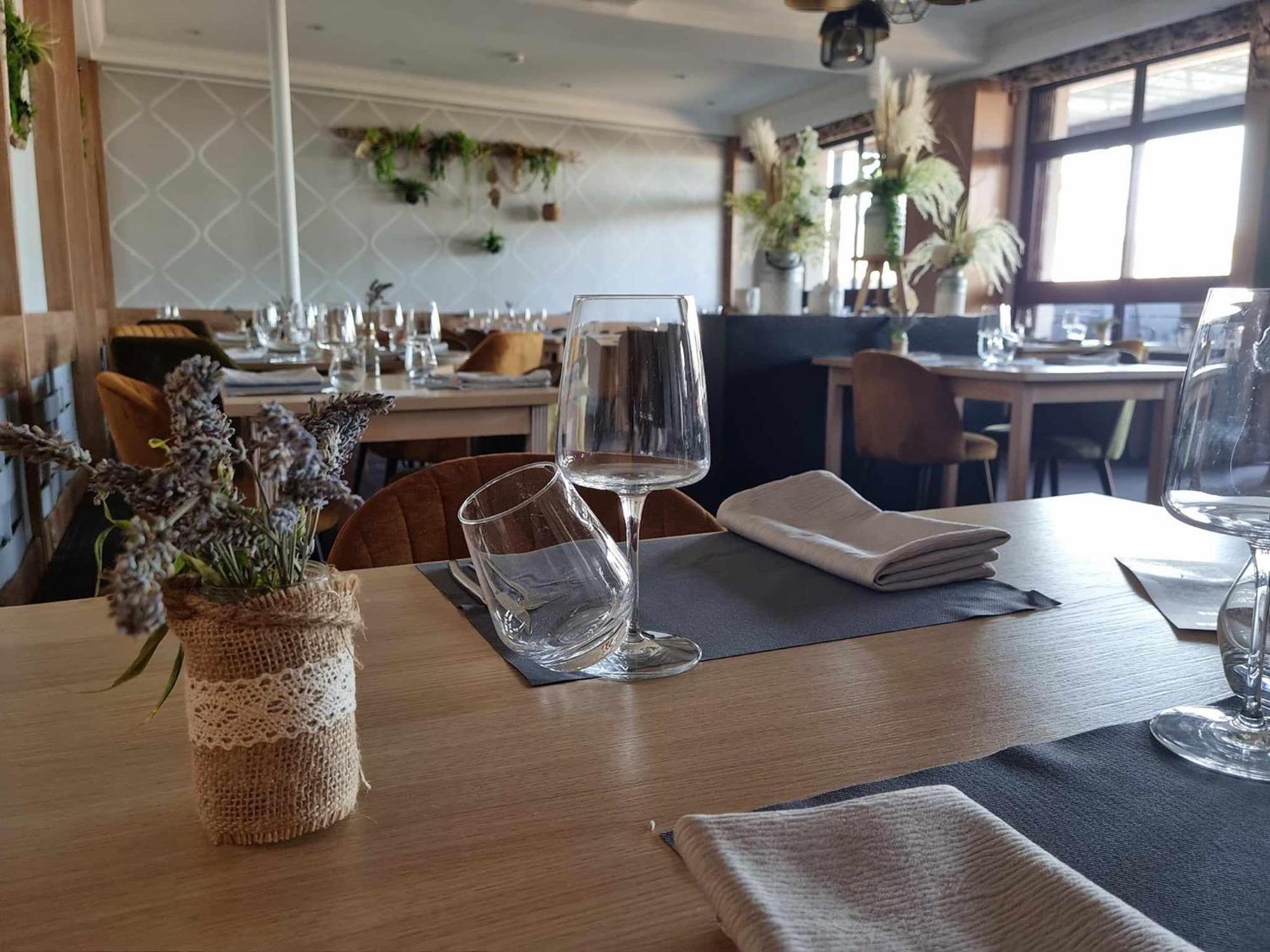 Logis Hotel Schaeffer- Restaurant Le Saint Georges Serrières-en-Chautagne Екстериор снимка